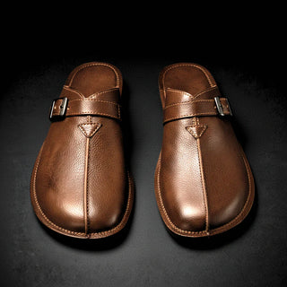 Mule z měkké kůže s přezkou – Řemeslný středomořský styl